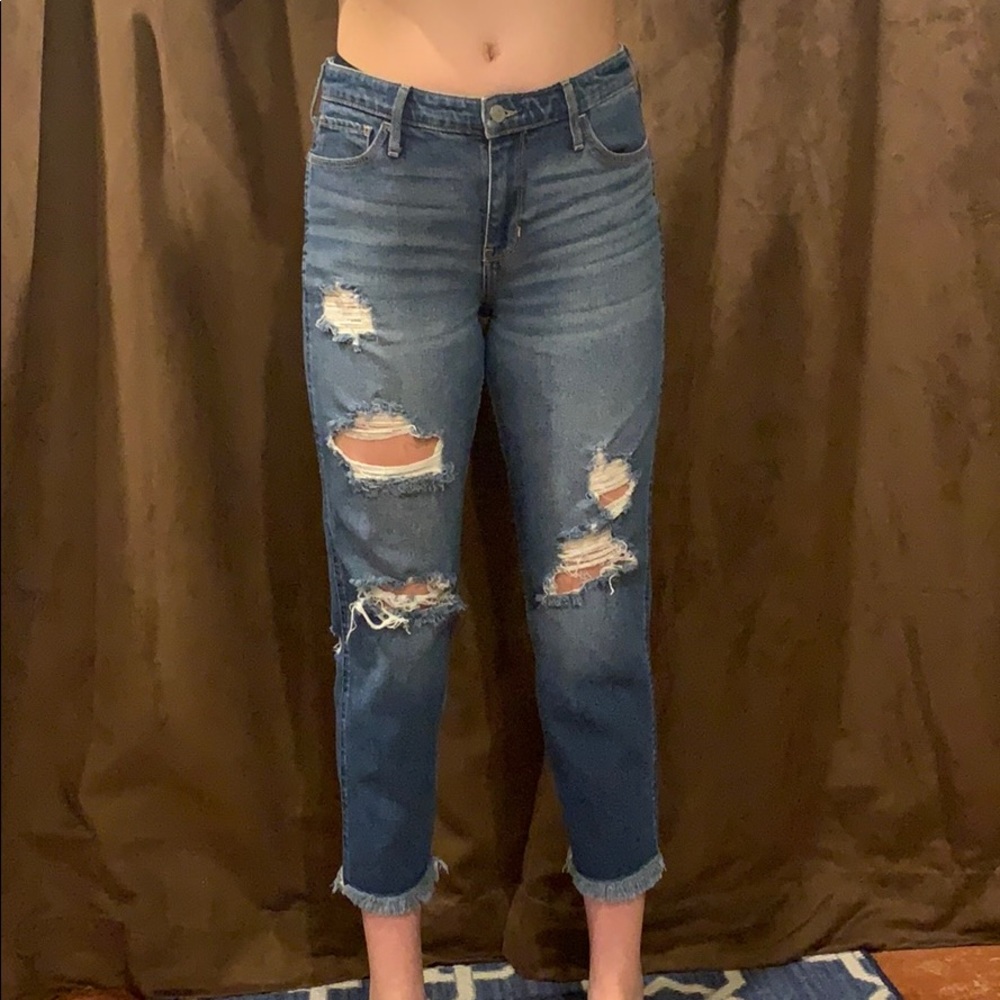 Preowned Hollister women’s “Mom Jeans”  Sz 9